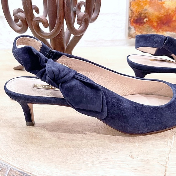 Louise et Cie Navy Suede Slingback 7M, EUC, 2” Heel, Pointy Toe, In Box - Picture 3 of 7